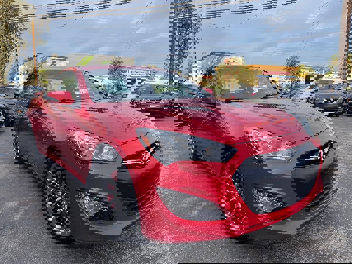 Used 2013 Hyundai Genesis 3.8 image 3