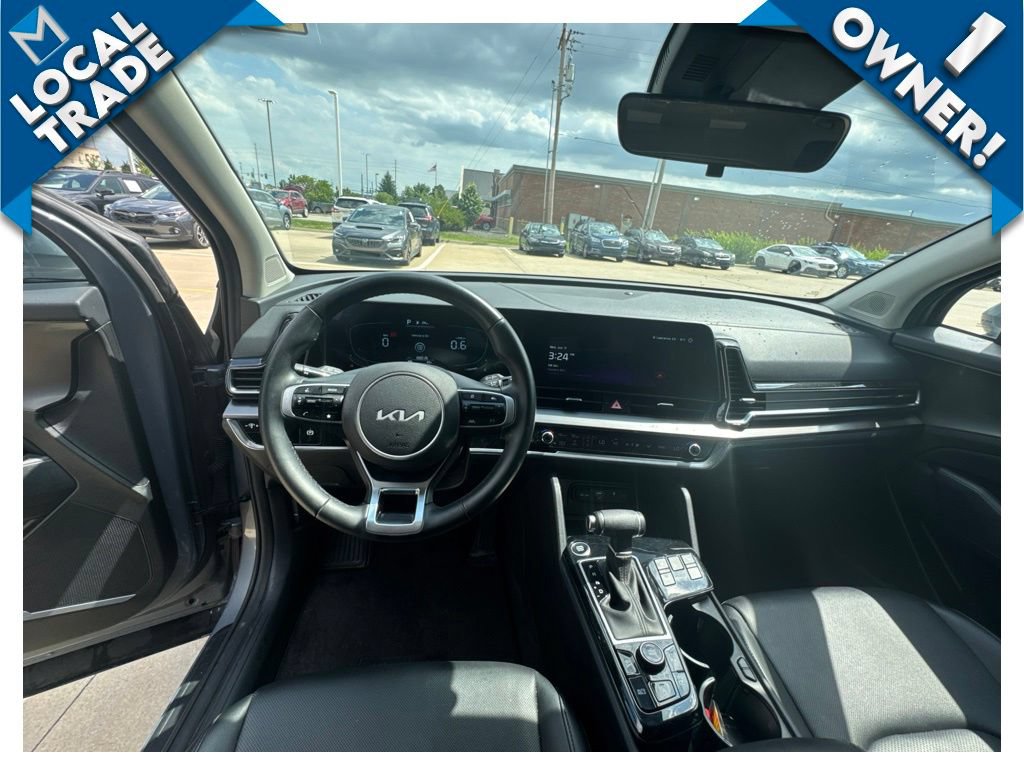 Used 2025 Kia Sportage EX FWD image 11