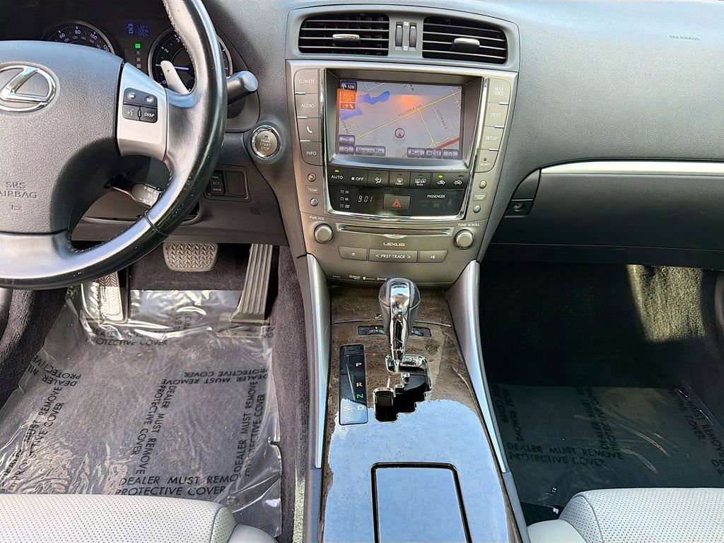 Used 2015 Lexus IS 250C w/ Luxury Package image 18