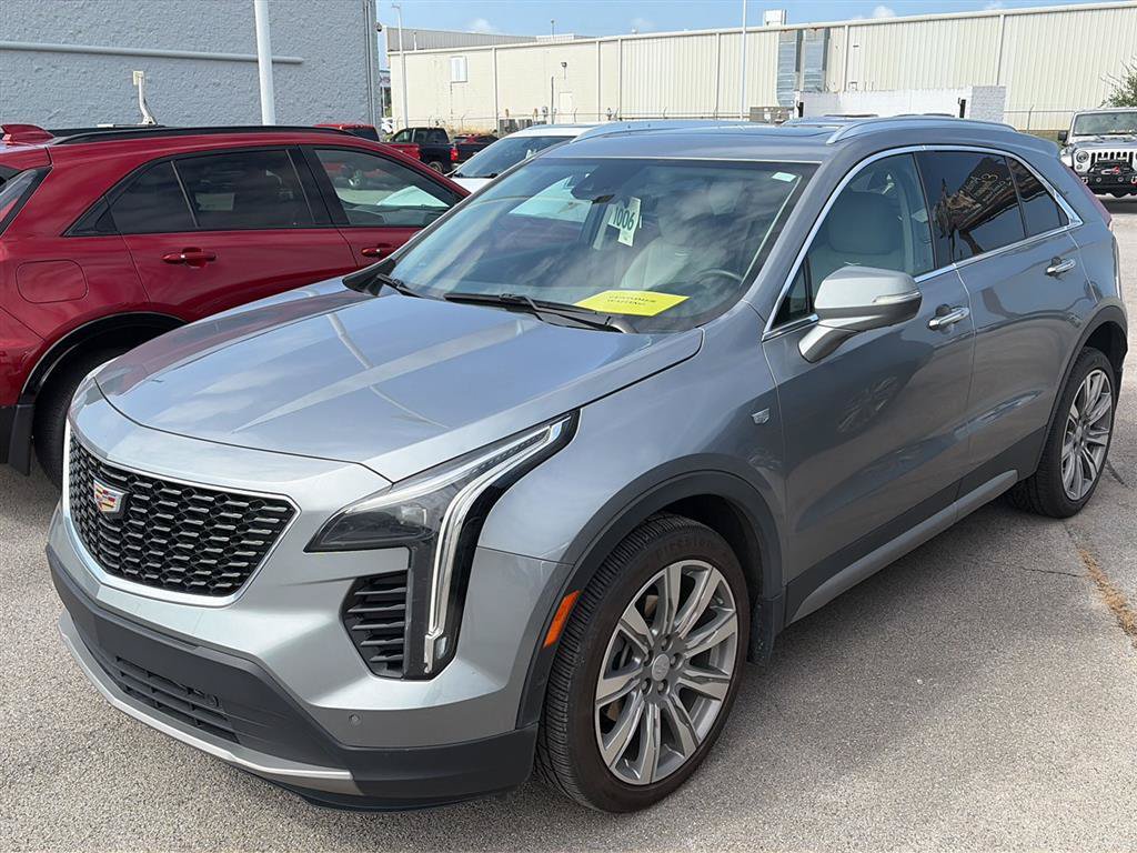 Used 2023 Cadillac XT4 Premium Luxury w/ Technology Package FWD image 5