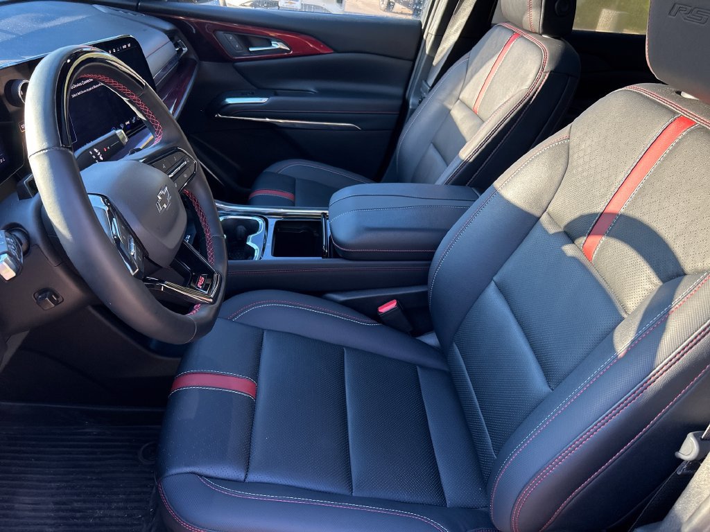 Used 2026 Chevrolet Traverse RS w/ LPO, Floor Liner Package AWD/4WD image 8