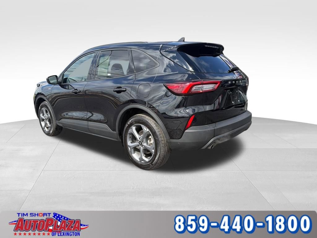 Used 2025 Ford Escape ST-Line image 2