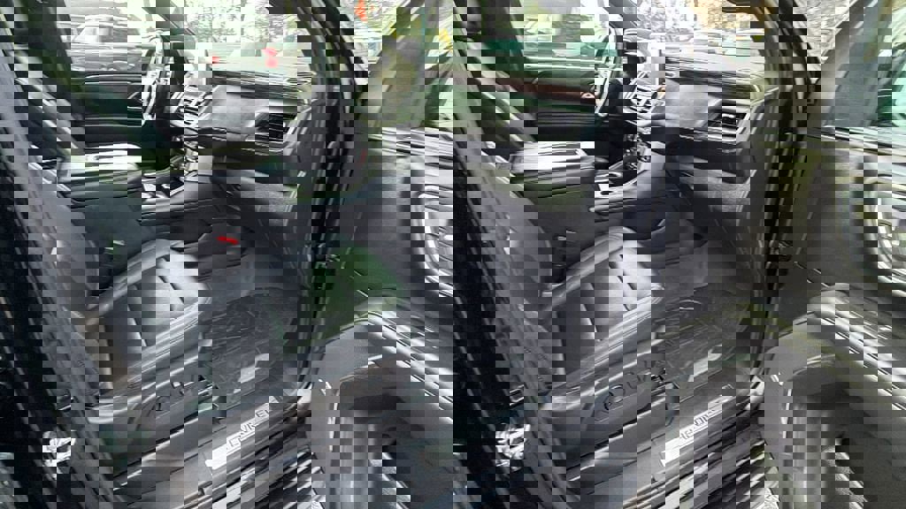 Used 2022 Chevrolet Tahoe LT w/ LT Signature Plus Package image 17