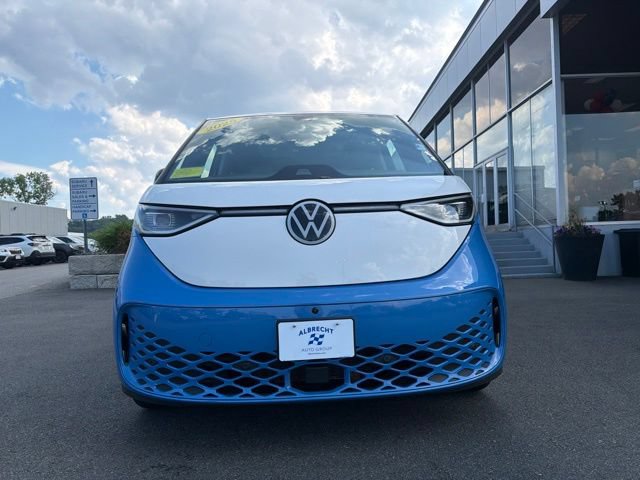 Used 2025 Volkswagen ID. Buzz 1st Edition AWD/4WD image 2