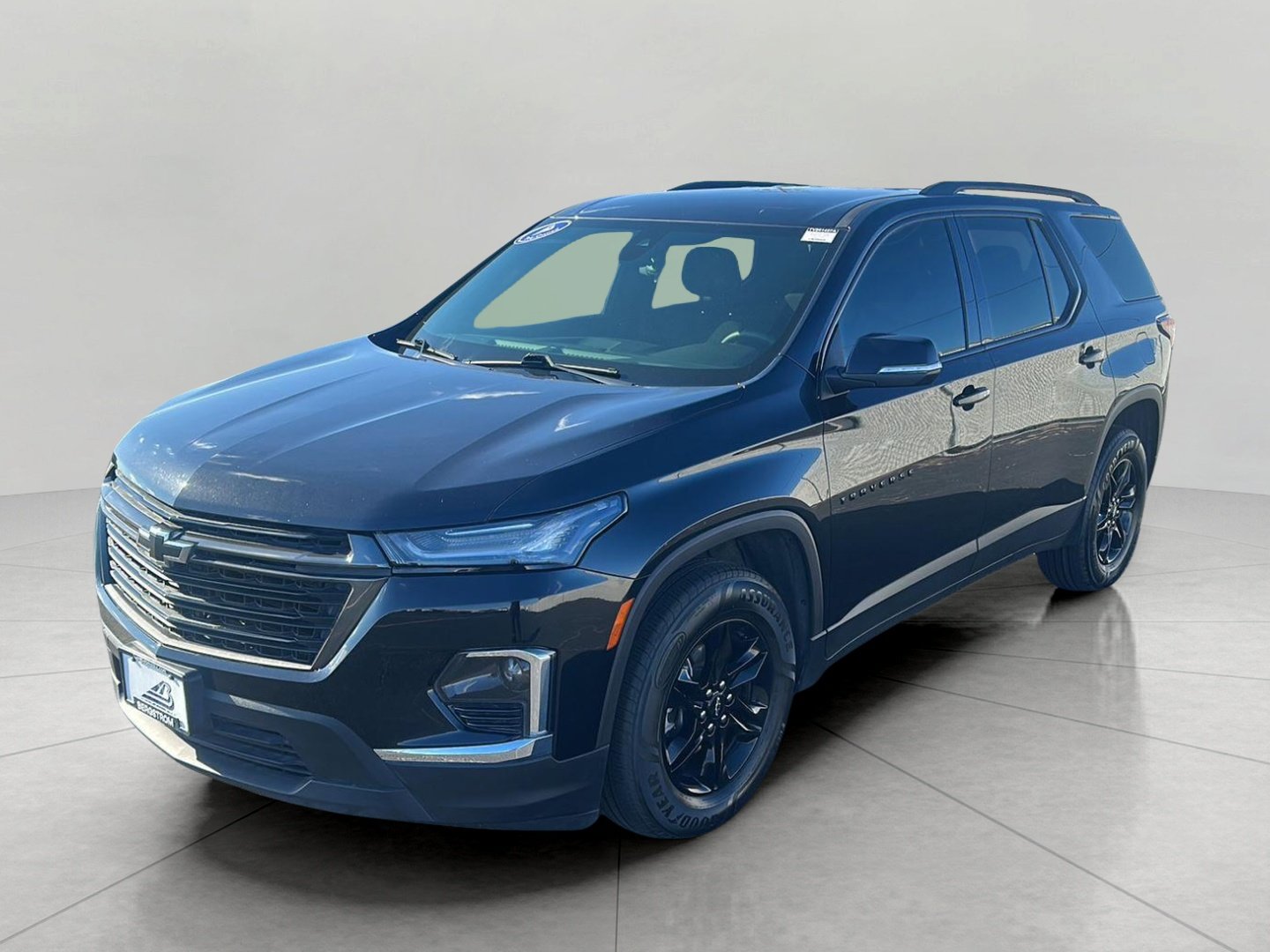 Used 2023 Chevrolet Traverse LT w/ Midnight/Sport Edition AWD/4WD image 3
