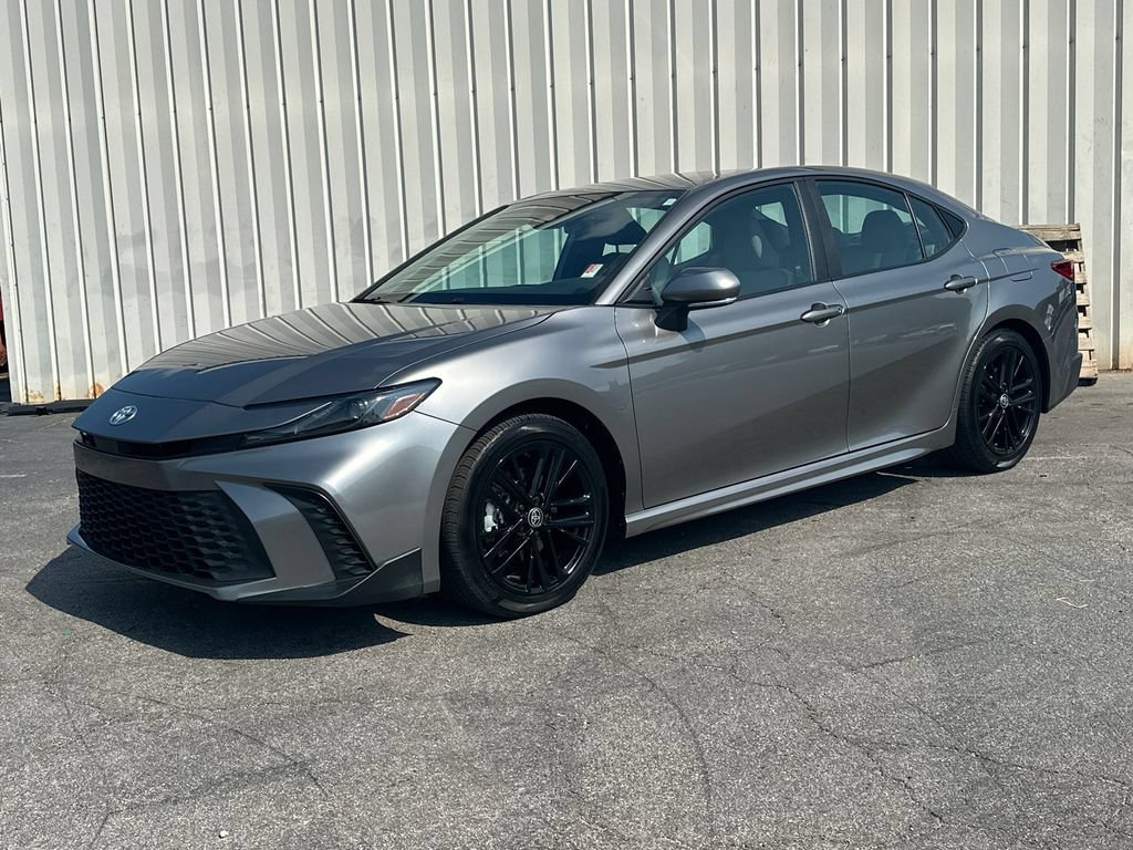 Used 2025 Toyota Camry SE w/ Convenience Package FWD video 2