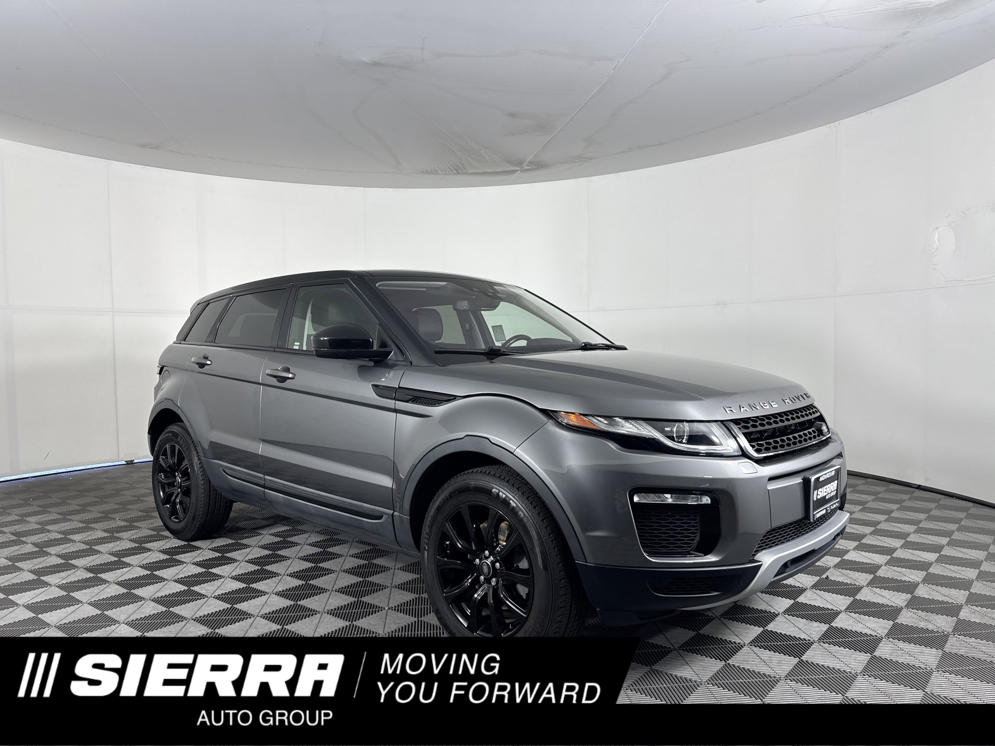 Used 2019 Land Rover Range Rover Evoque SE Premium AWD/4WD image 1