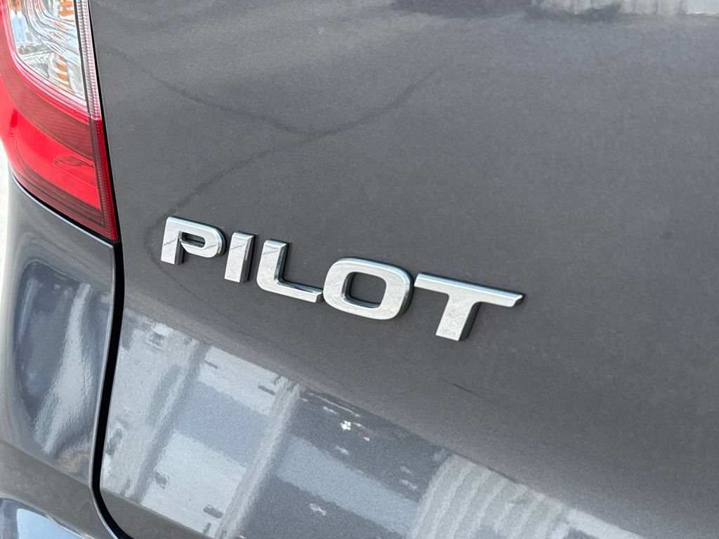 Used 2021 Honda Pilot EX image 11