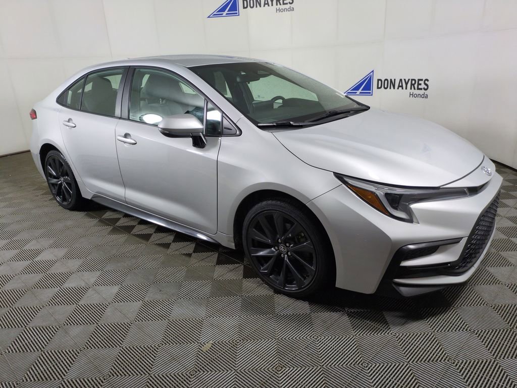 Used 2024 Toyota Corolla SE image 9