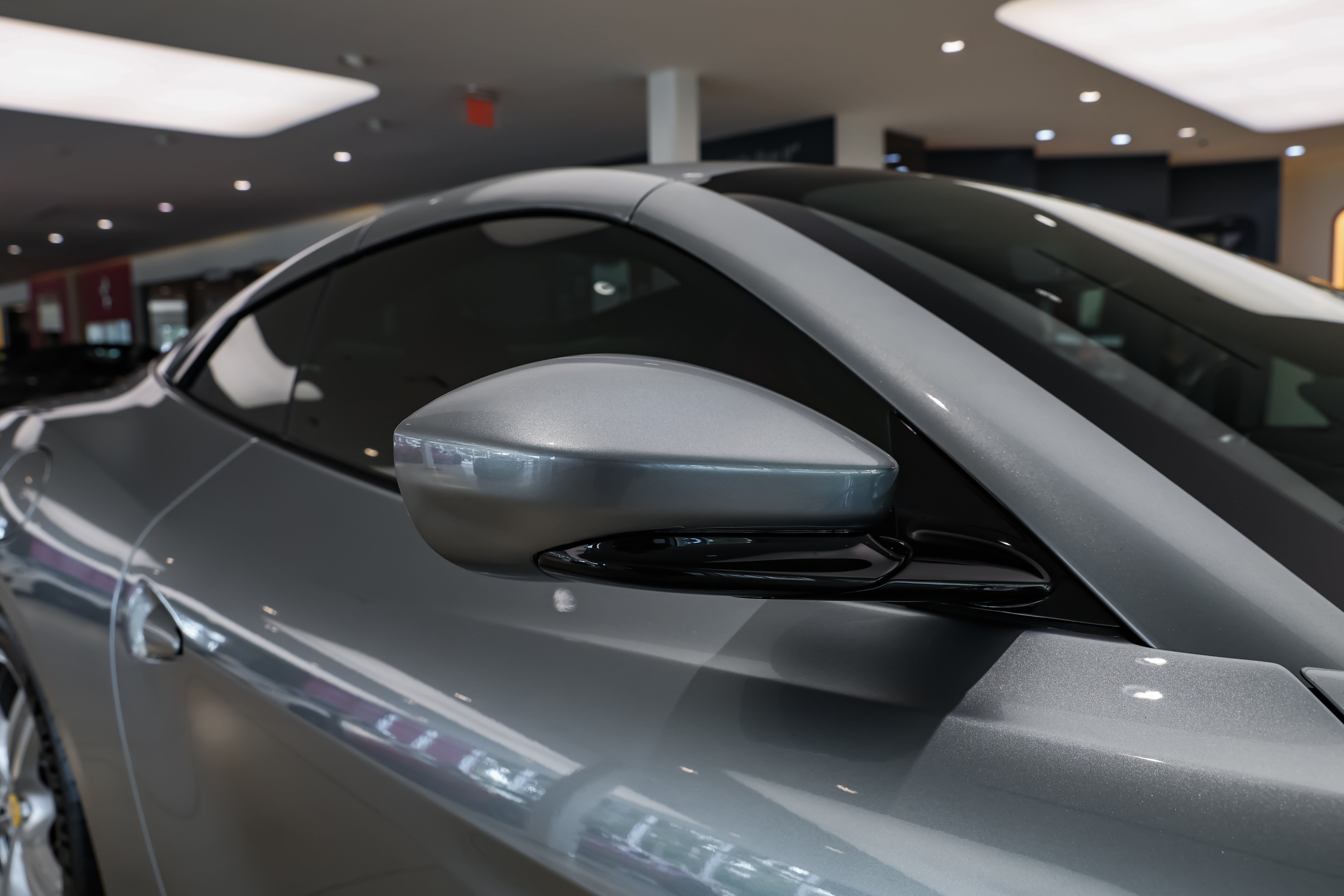 Used 2019 Ferrari Portofino RWD image 26