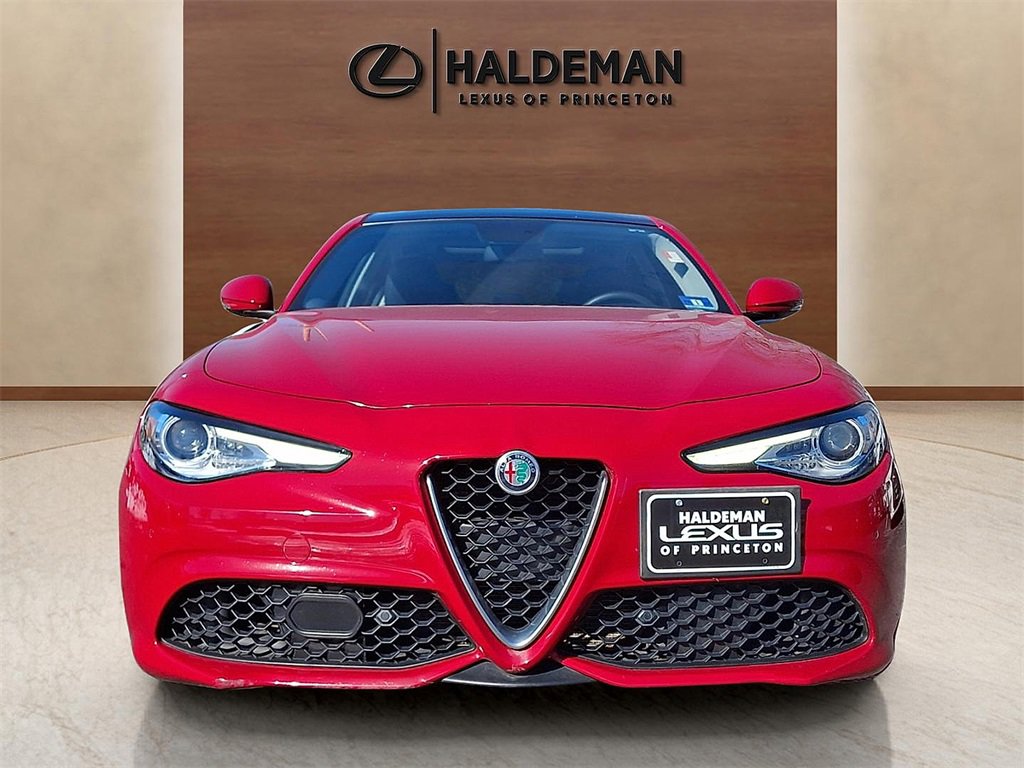 Used 2018 Alfa Romeo Giulia AWD image 2