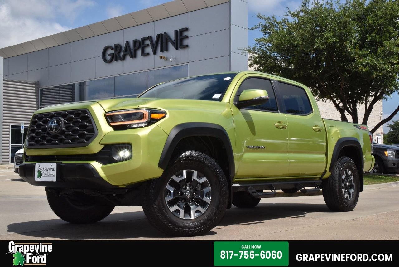 Used 2023 Toyota Tacoma TRD Off-Road w/ Technology Package AWD/4WD image 1