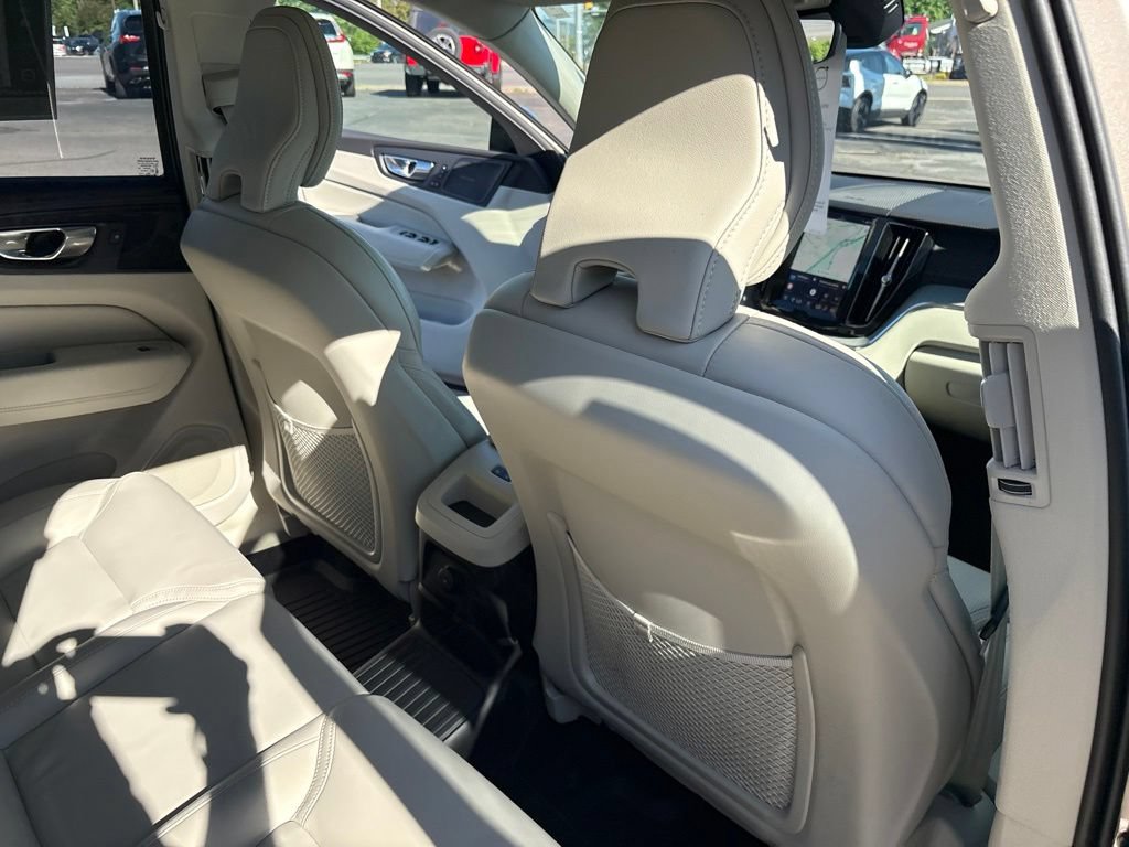 Certified 2025 Volvo XC60 T8 Ultra AWD/4WD image 38