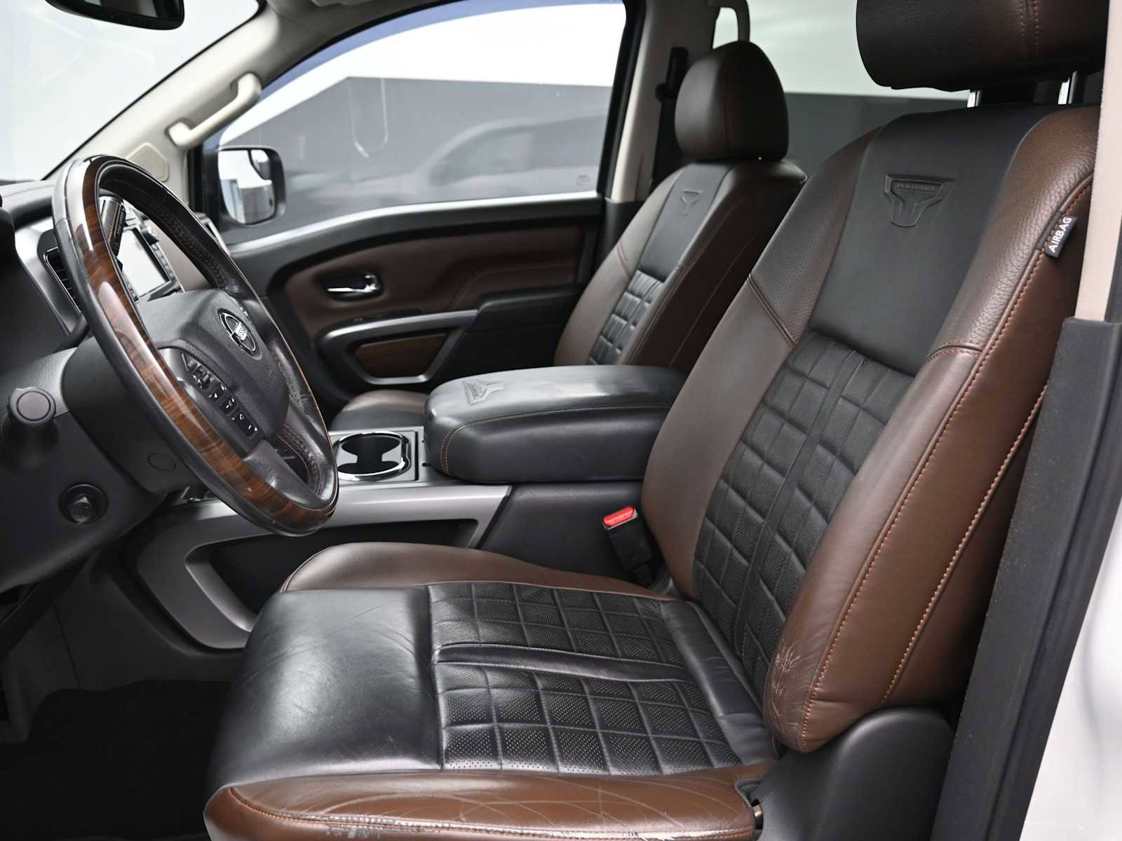 Used 2017 Nissan Titan Platinum Reserve image 10