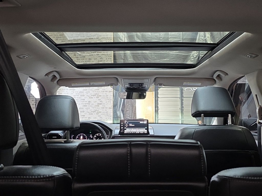 Used 2023 Honda Pilot Touring image 14