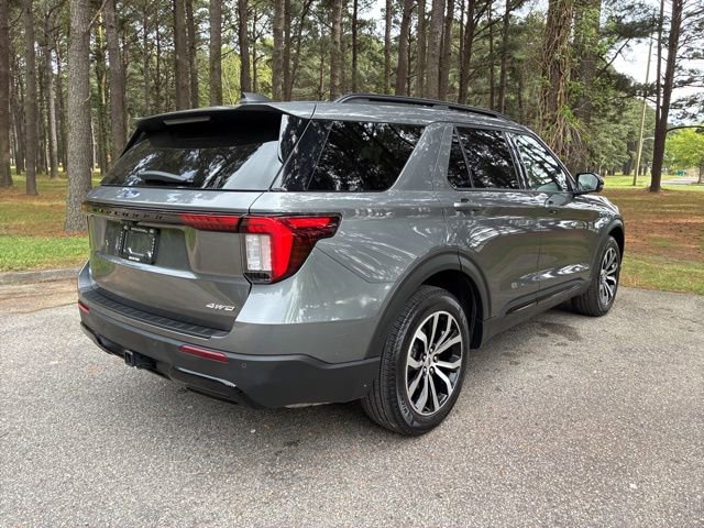 Used 2025 Ford Explorer ST-Line AWD/4WD image 3