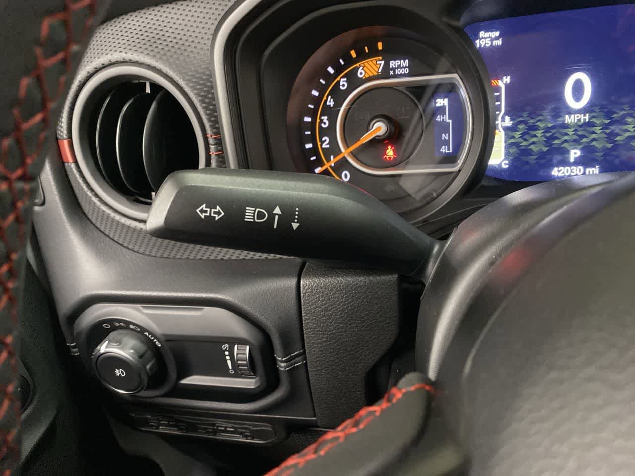 Used 2024 Jeep Wrangler Unlimited Rubicon AWD/4WD image 24