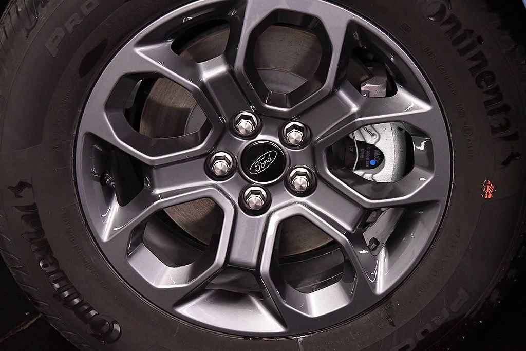 New 2025 Ford Maverick XLT w/ XLT Luxury Package FWD image 9