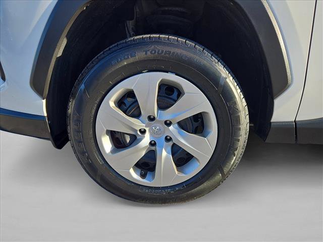 Used 2021 Toyota RAV4 LE FWD image 22
