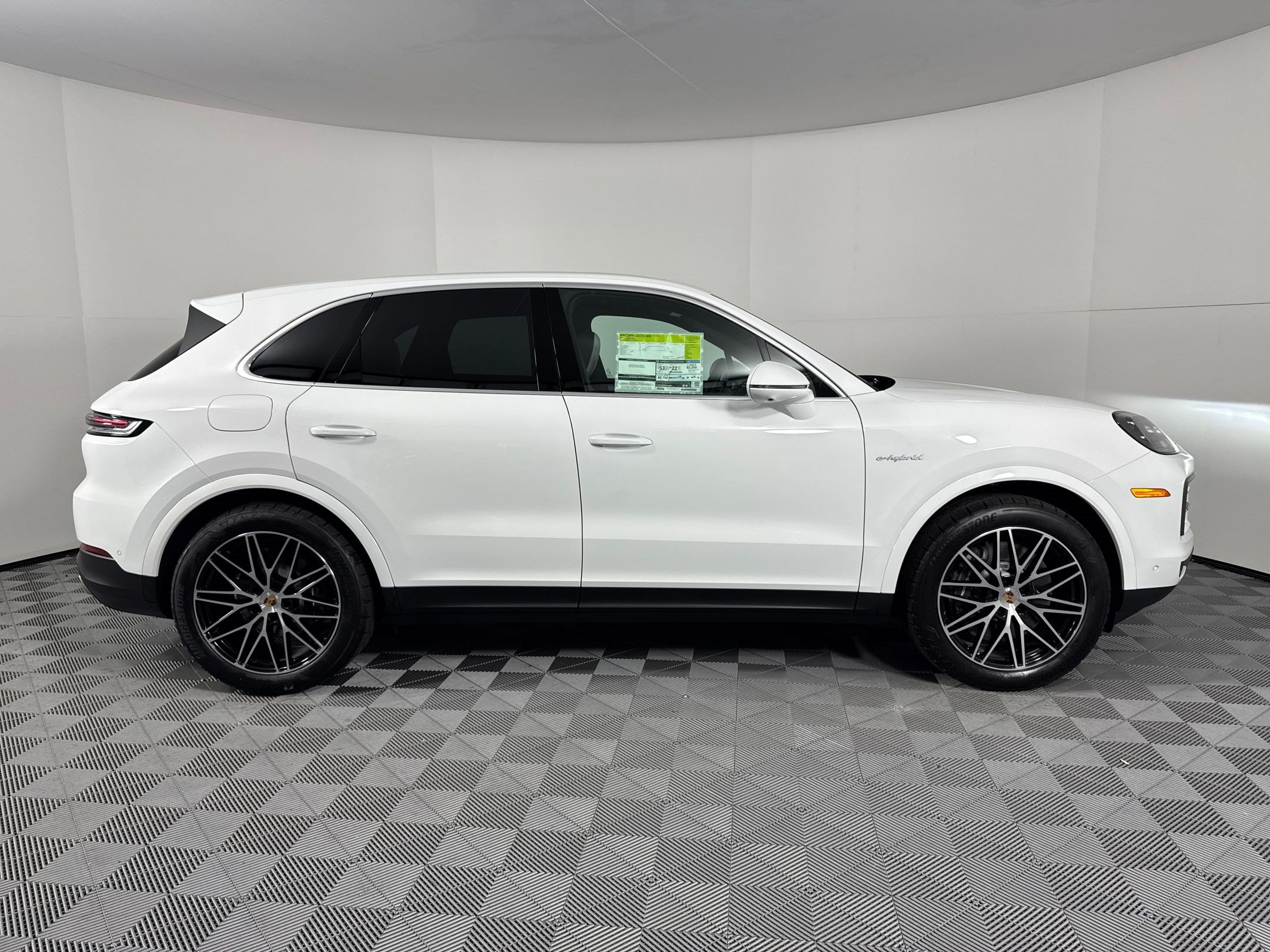 Certified 2026 Porsche Cayenne Coupe AWD/4WD image 8