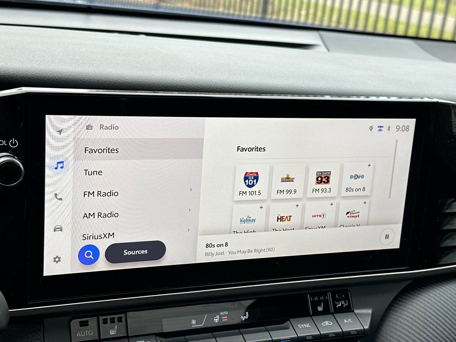 Used 2025 Toyota Camry SE w/ Multimedia Upgrade Package image 16