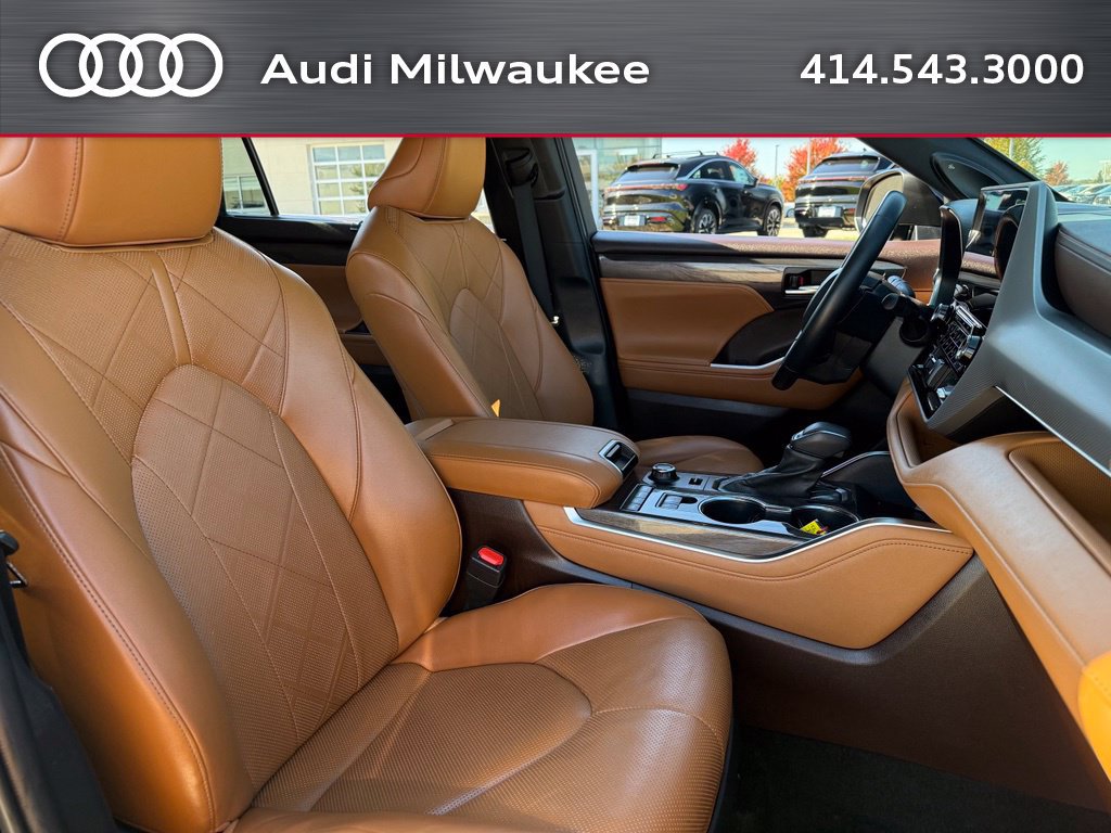 Used 2022 Toyota Highlander Platinum AWD/4WD image 14