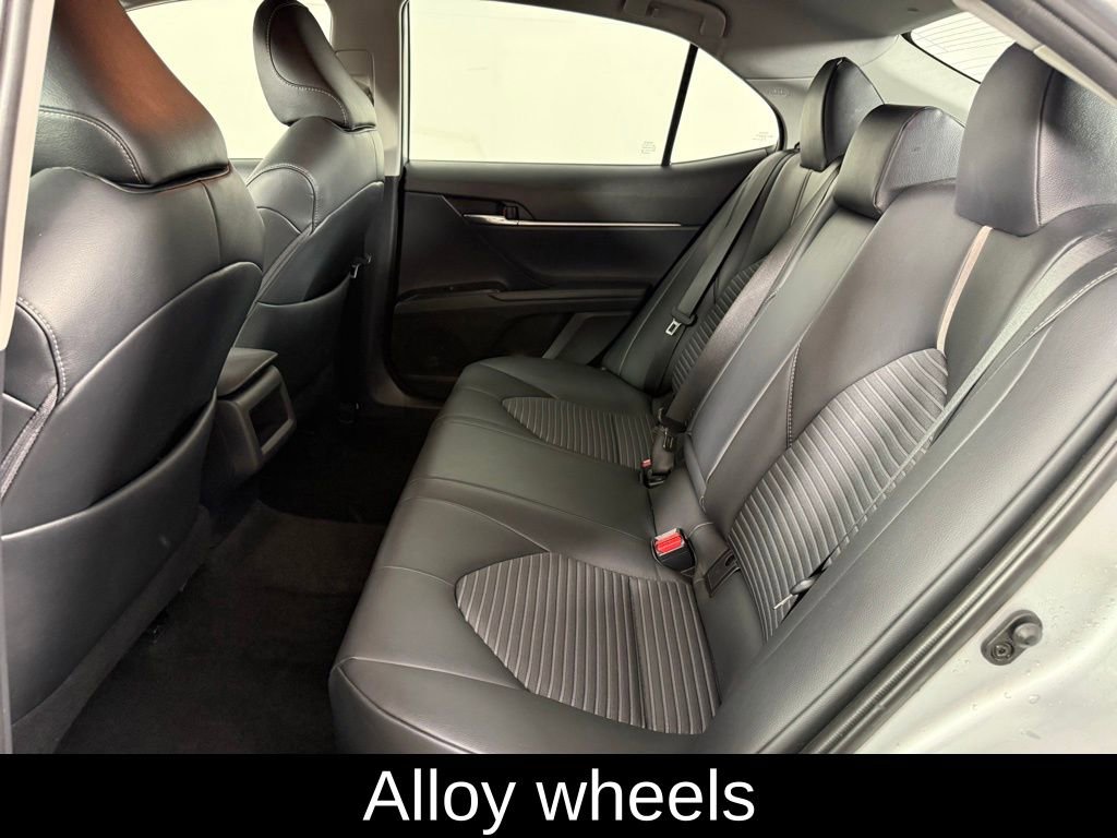 Used 2019 Toyota Camry SE image 14