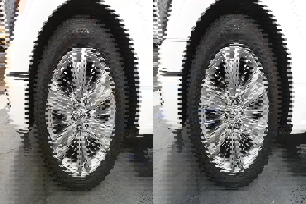 Used 2024 Ford F150 Platinum w/ Equipment Group 703A Plus AWD/4WD image 37