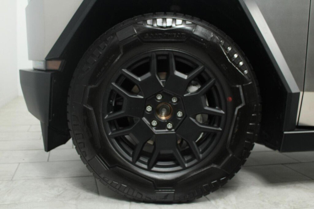 Used 2024 Tesla Cybertruck Cyberbeast image 13
