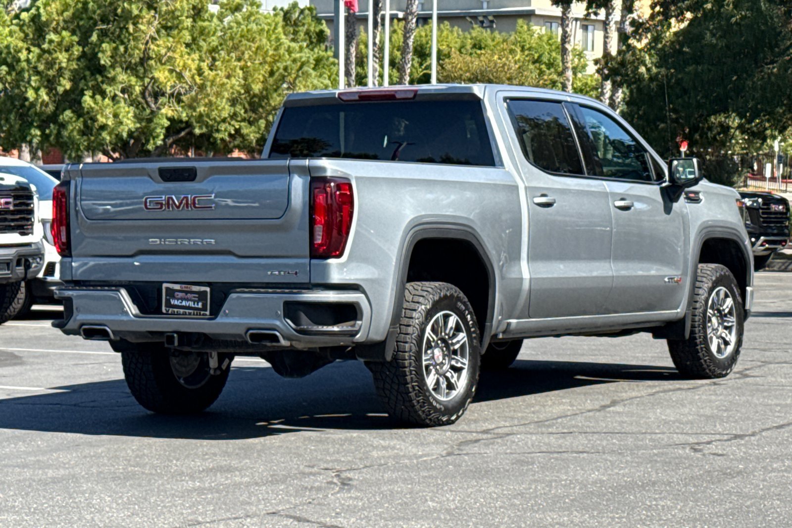 Used 2025 GMC Sierra 1500 AT4 AWD/4WD image 5