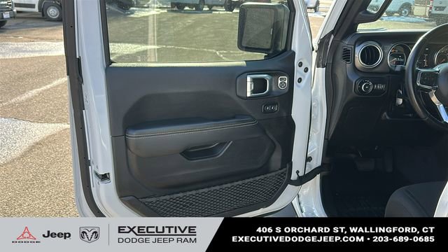 Used 2022 Jeep Wrangler Unlimited Sahara w/ Cold Weather Group image 8