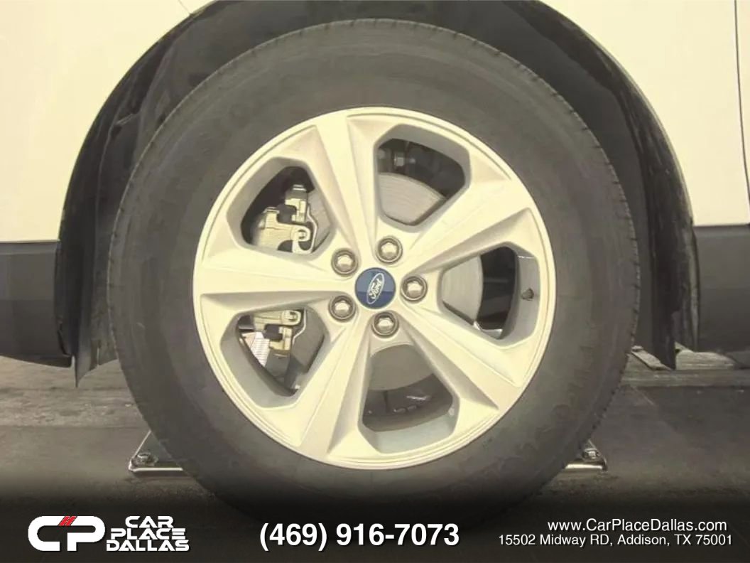 Used 2018 Ford Edge SE FWD image 19