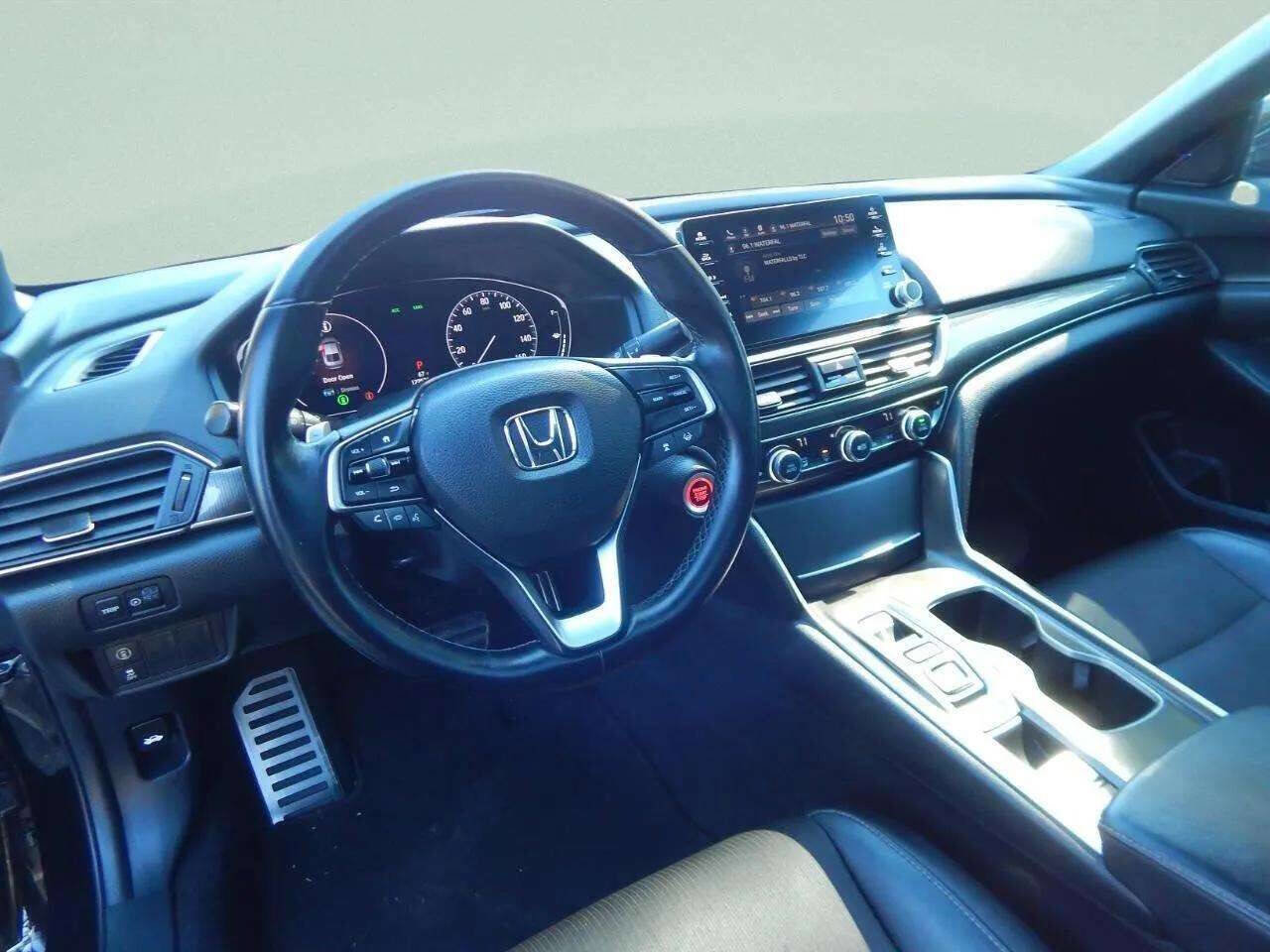 Used 2018 Honda Accord Sport image 12