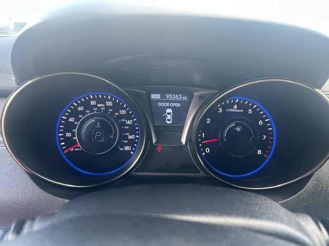 Used 2013 Hyundai Genesis 3.8 RWD image 14