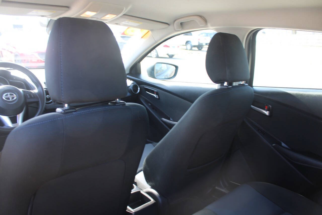Used 2016 Scion iA FWD image 14