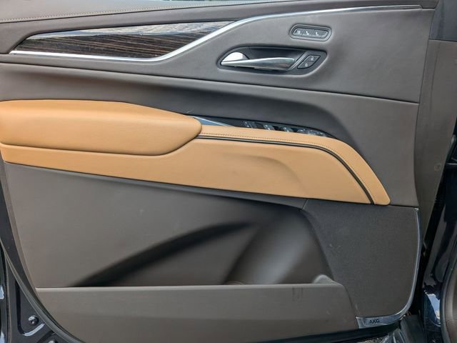 Used 2021 Cadillac Escalade Premium Luxury image 14