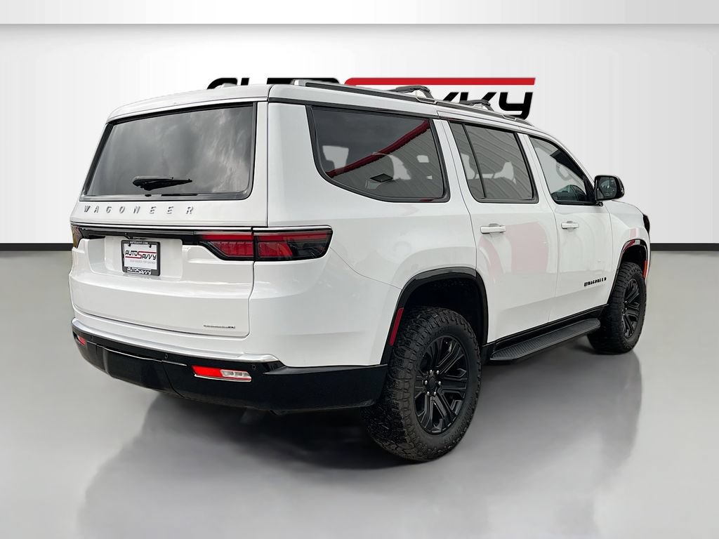 Used 2023 Jeep Wagoneer Series II w/ Mopar Step-Up Package AWD/4WD image 7