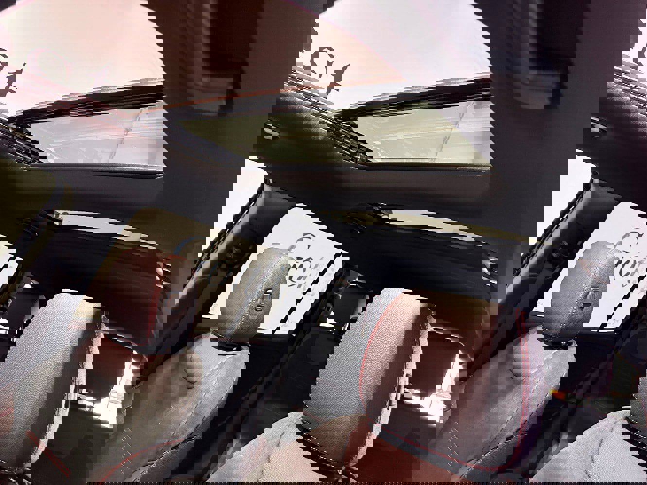 Used 2024 Mercedes-Benz GLB 250 4MATIC image 28