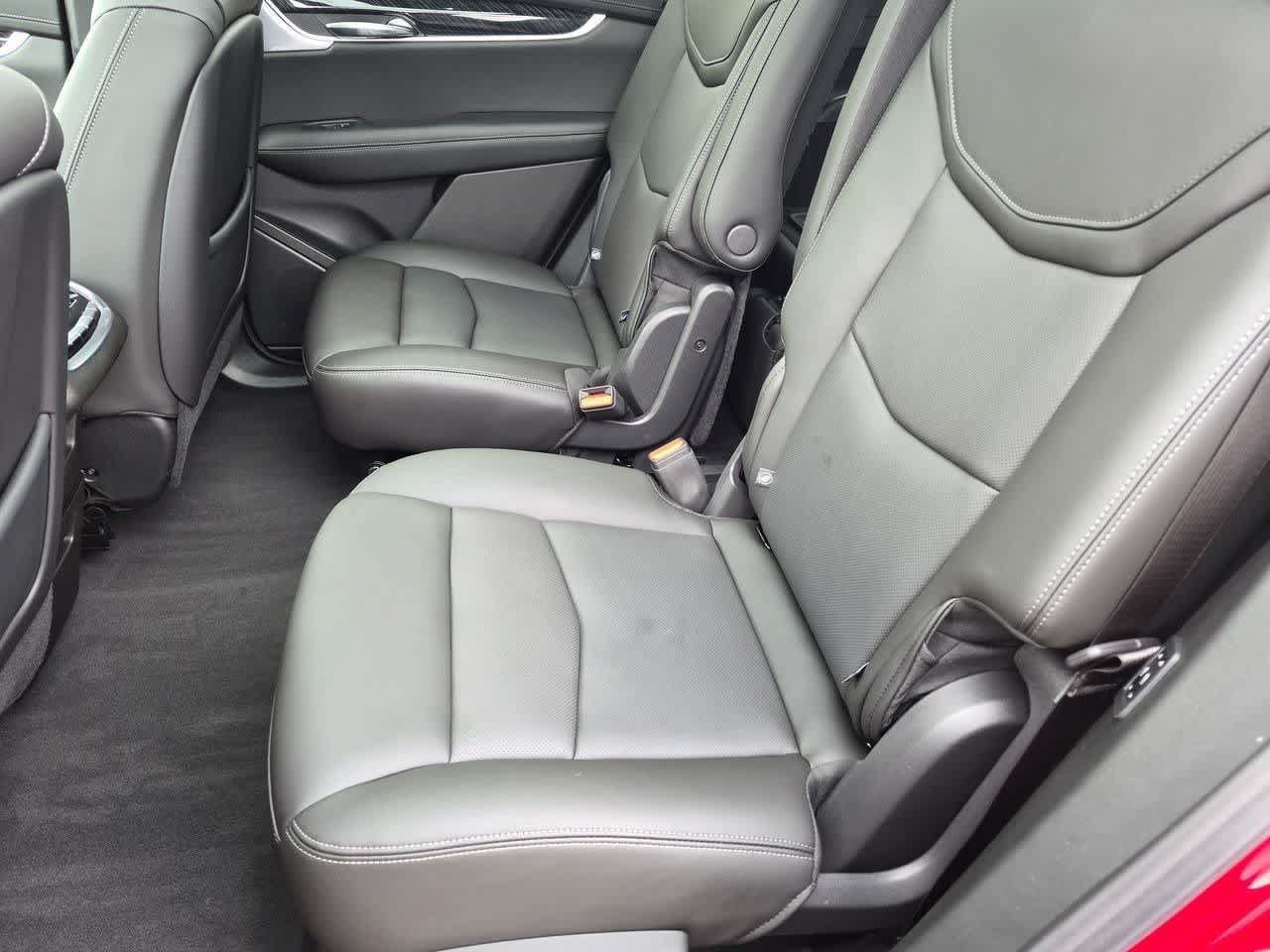 Used 2024 Cadillac XT6 Premium Luxury w/ LPO, Floor Liner Package AWD/4WD image 19