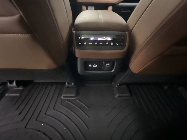 Used 2025 Nissan Pathfinder Platinum AWD/4WD image 22