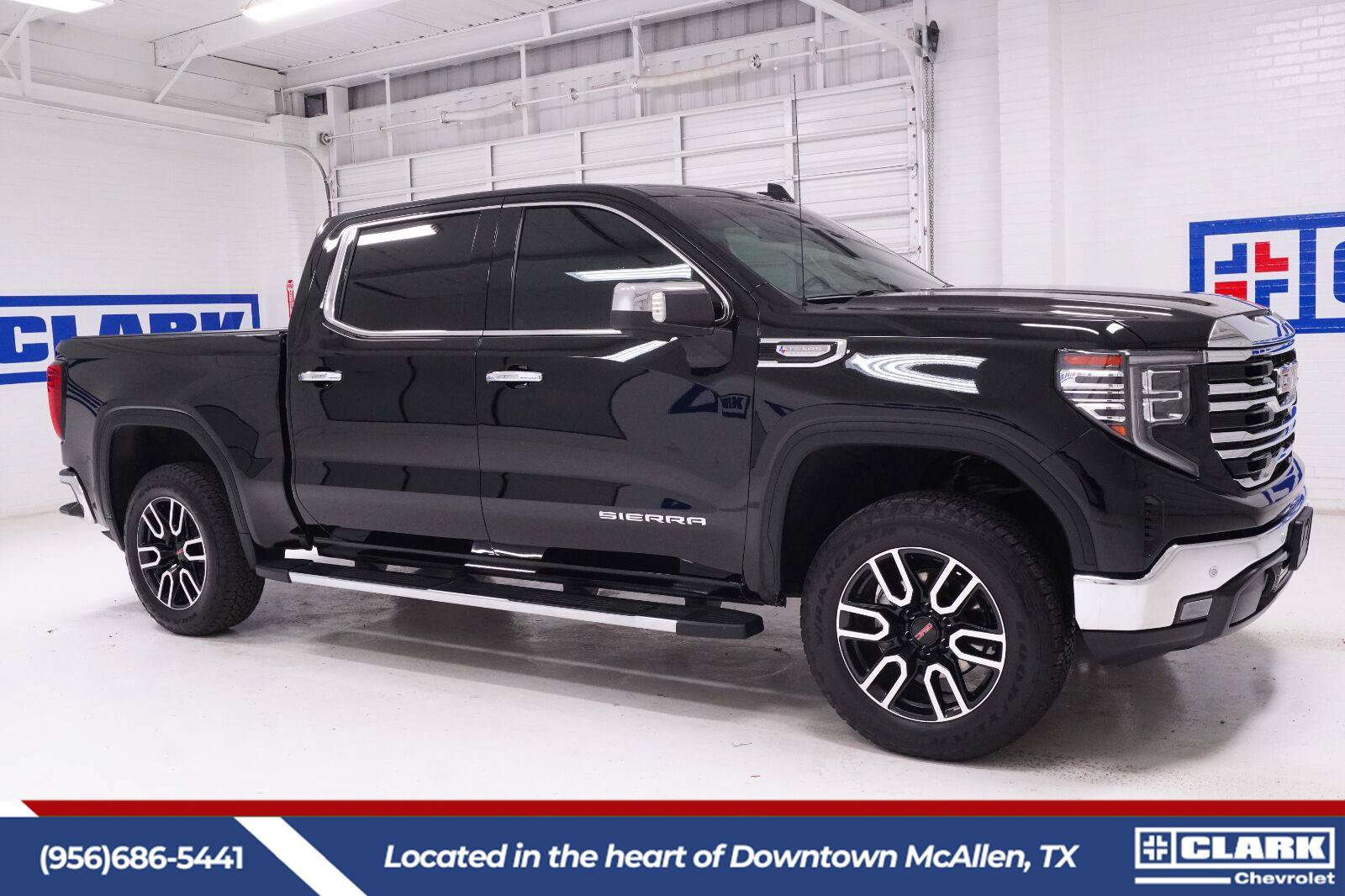 Used 2024 GMC Sierra 1500 SLT RWD image 4