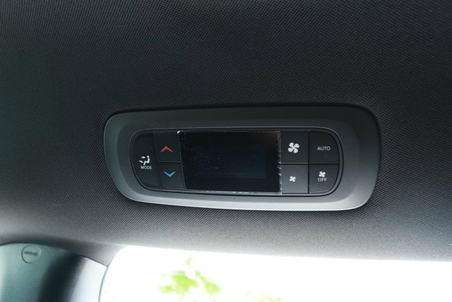 New 2027 Chrysler Pacifica Select FWD image 32