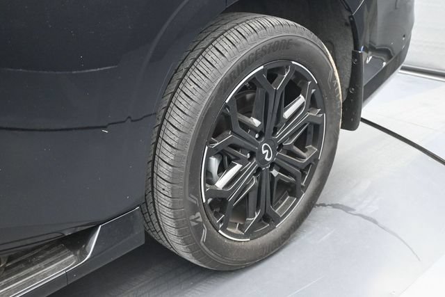 Used 2026 INFINITI QX80 4WD w/ Sport Exterior Package image 18