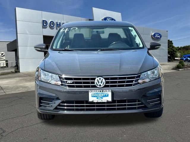 Used 2018 Volkswagen Passat 2.0T R-Line FWD image 11