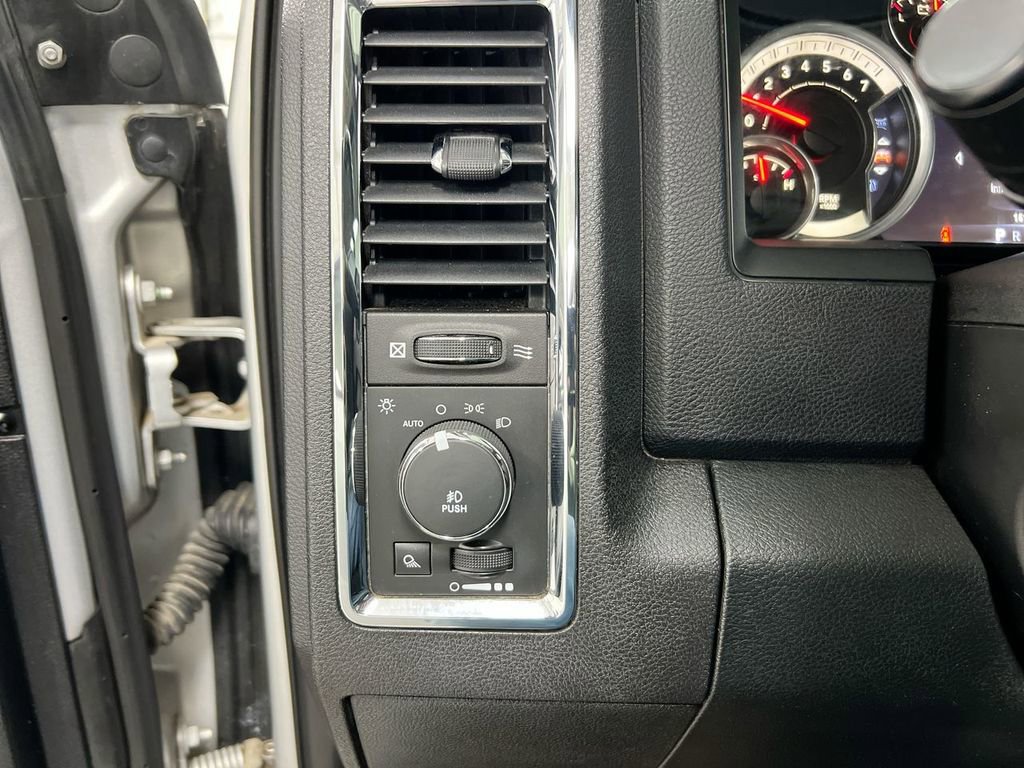 Used 2014 RAM 2500 Laramie w/ Protection Group image 19