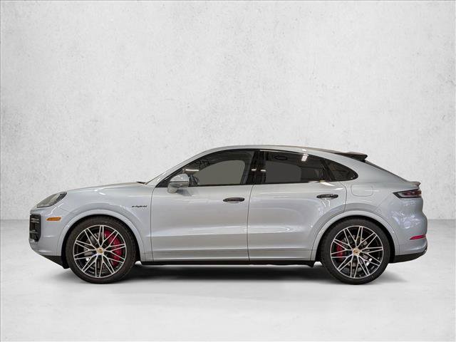 Used 2024 Porsche Cayenne Turbo image 2