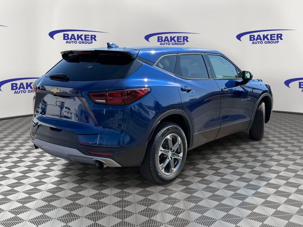 Used 2023 Chevrolet Blazer LT AWD/4WD image 2