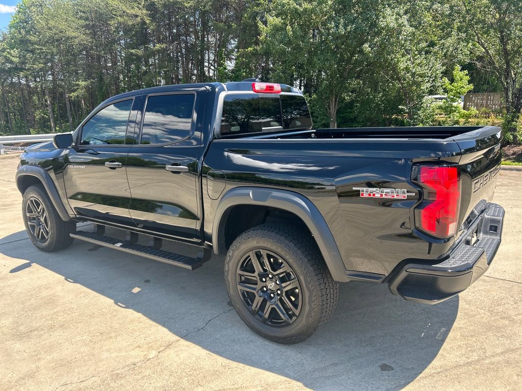 Used 2023 Chevrolet Colorado Trail Boss AWD/4WD image 3
