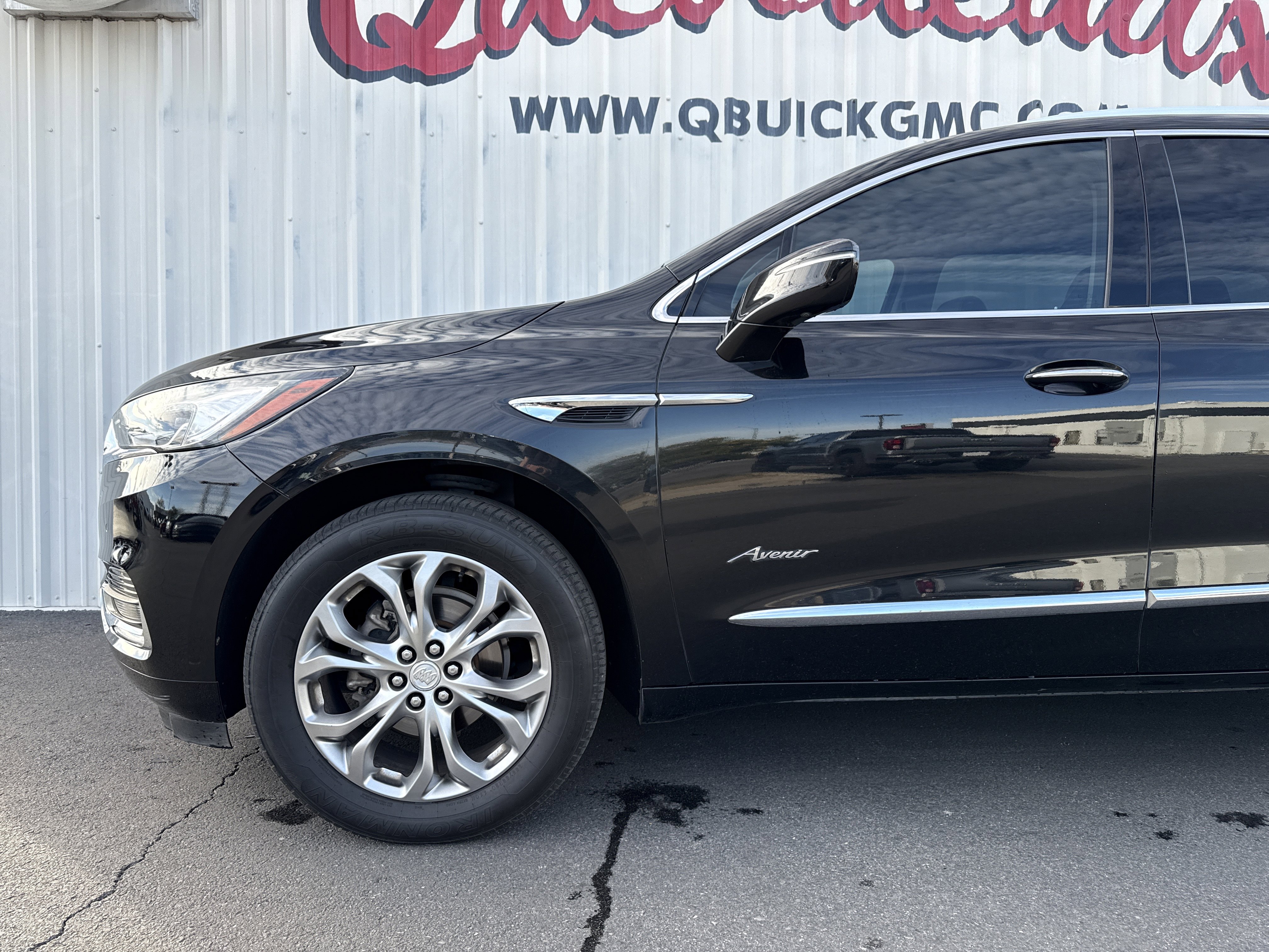 Used 2021 Buick Enclave Avenir w/ Avenir Technology Package image 4