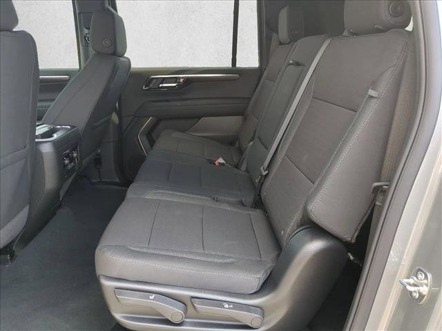 New 2026 Chevrolet Suburban LS image 16